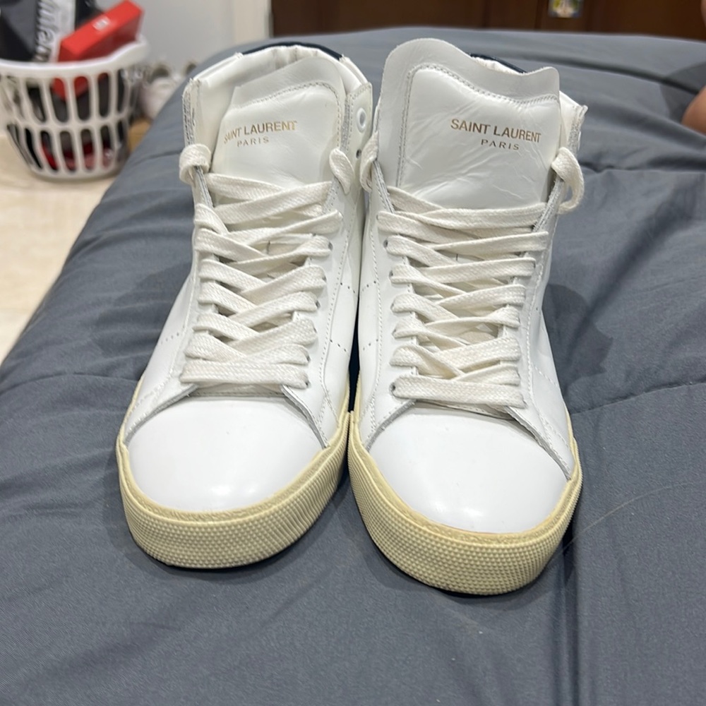Saint Laurent Paris High tops, barely used
Mens 6, 6.5